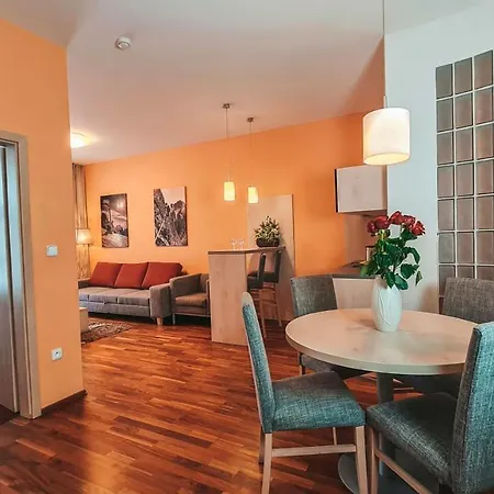 Crocus Hotel 4*
