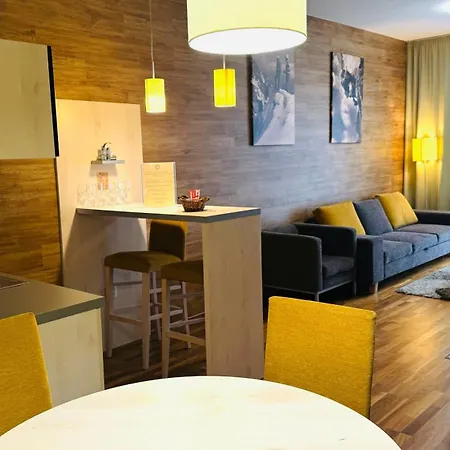 Hotel Crocus 4*