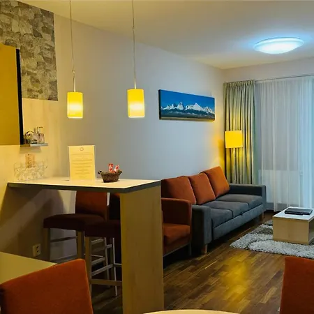 Crocus Hotel 4*