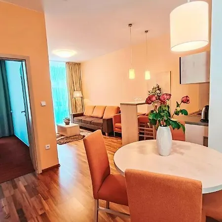 Hotel Crocus 4*