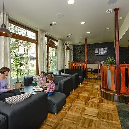 Crocus Hotel 4*